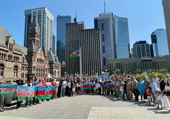 В Торонто подняли флаг Азербайджана (Фото)