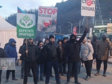 Акция протеста на дороге Ханкенди-Лачын – Проехали автомобили МККК с армянскими семьями (Фото)