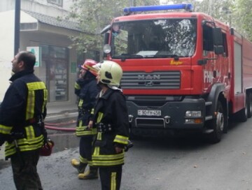 В Баку жильцов общежития эвакуировали из-за пожара